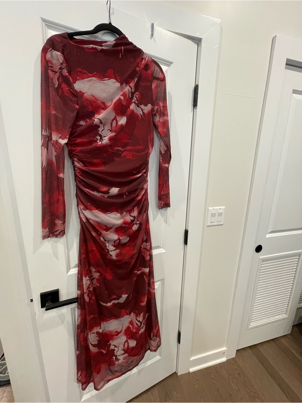 Red Marble Ruched Long Sleeve Midi Dress
